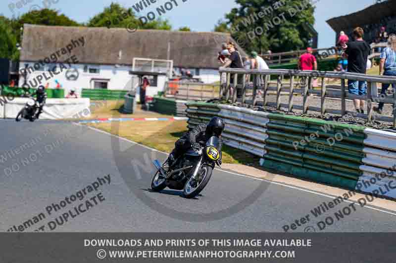 Vintage motorcycle club;eventdigitalimages;mallory park;mallory park trackday photographs;no limits trackdays;peter wileman photography;trackday digital images;trackday photos;vmcc festival 1000 bikes photographs